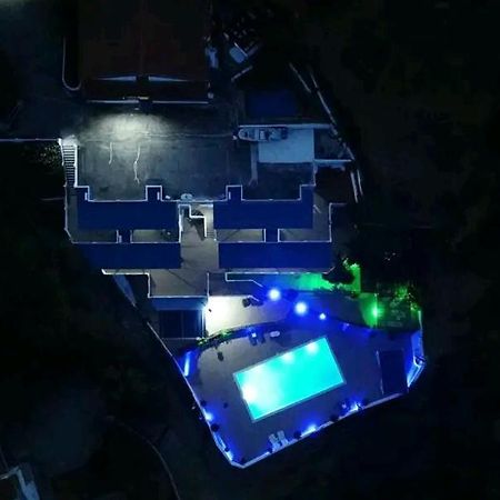 Studios Avra Akhladheri Luaran gambar